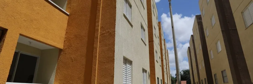 Fachada do residencial Santa Mônica com novos moradores.