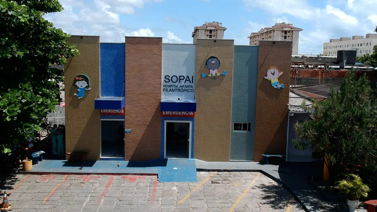 Fachada do Hospital Infantil SOPAI em Fortaleza.