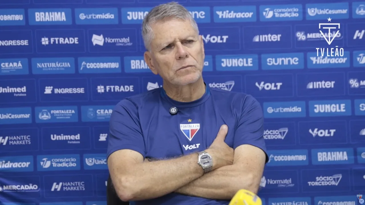 Técnico Paulo Autuori durante entrevista coletiva do Fortaleza