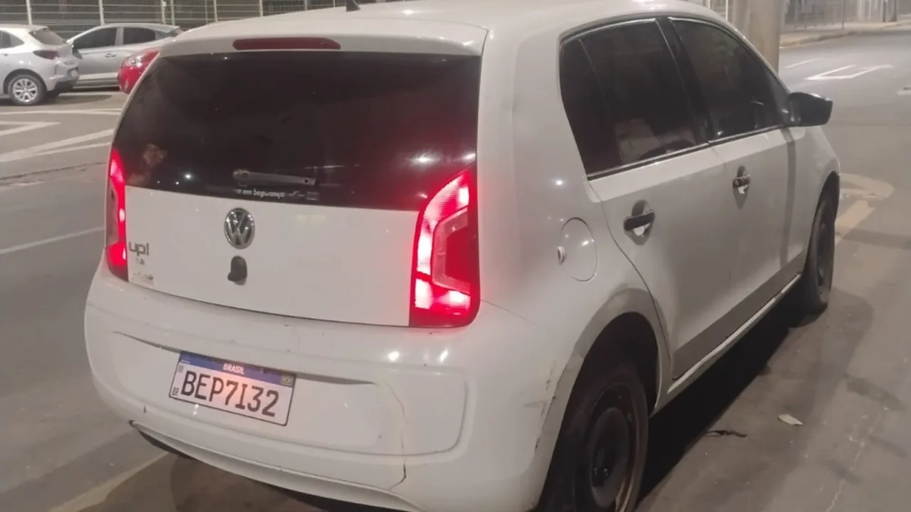 Veículos recuperados pela polícia em Juazeiro do Norte.