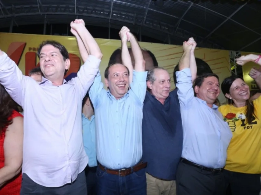 Membros da família Ferreira Gomes em evento político.