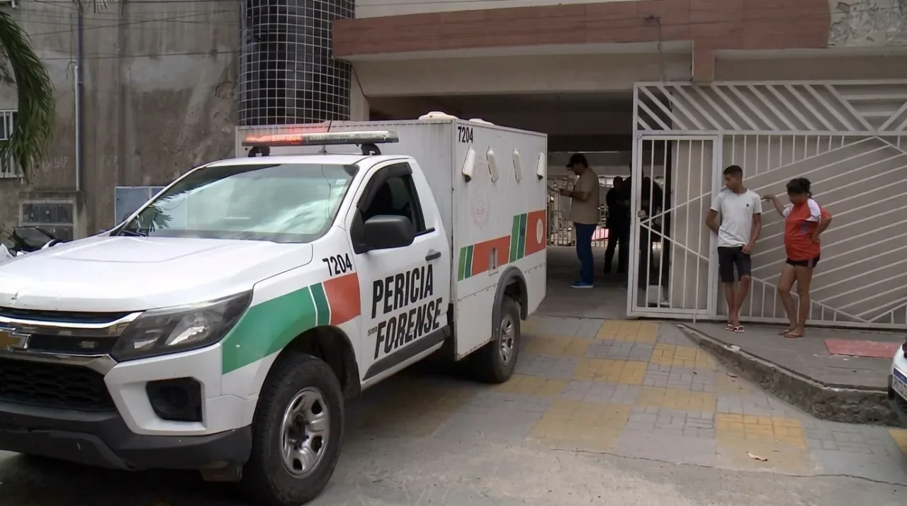 Fachada do residencial onde o feminicídio foi registrado no bairro Passaré.
