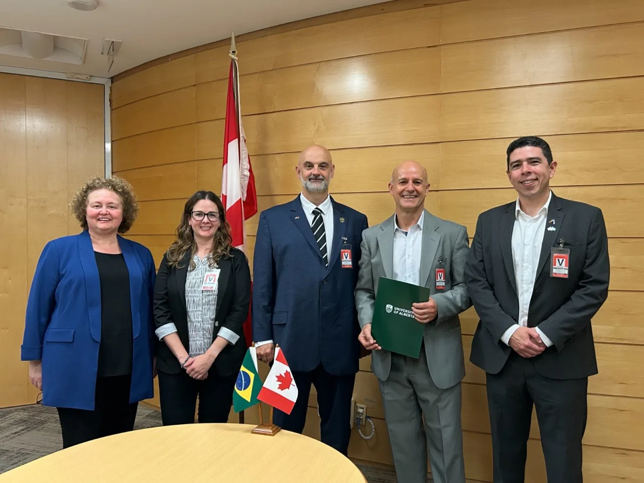 Cerimônia de assinatura do memorando de entendimento entre Instituto Atlântico e Universidade de Alberta.