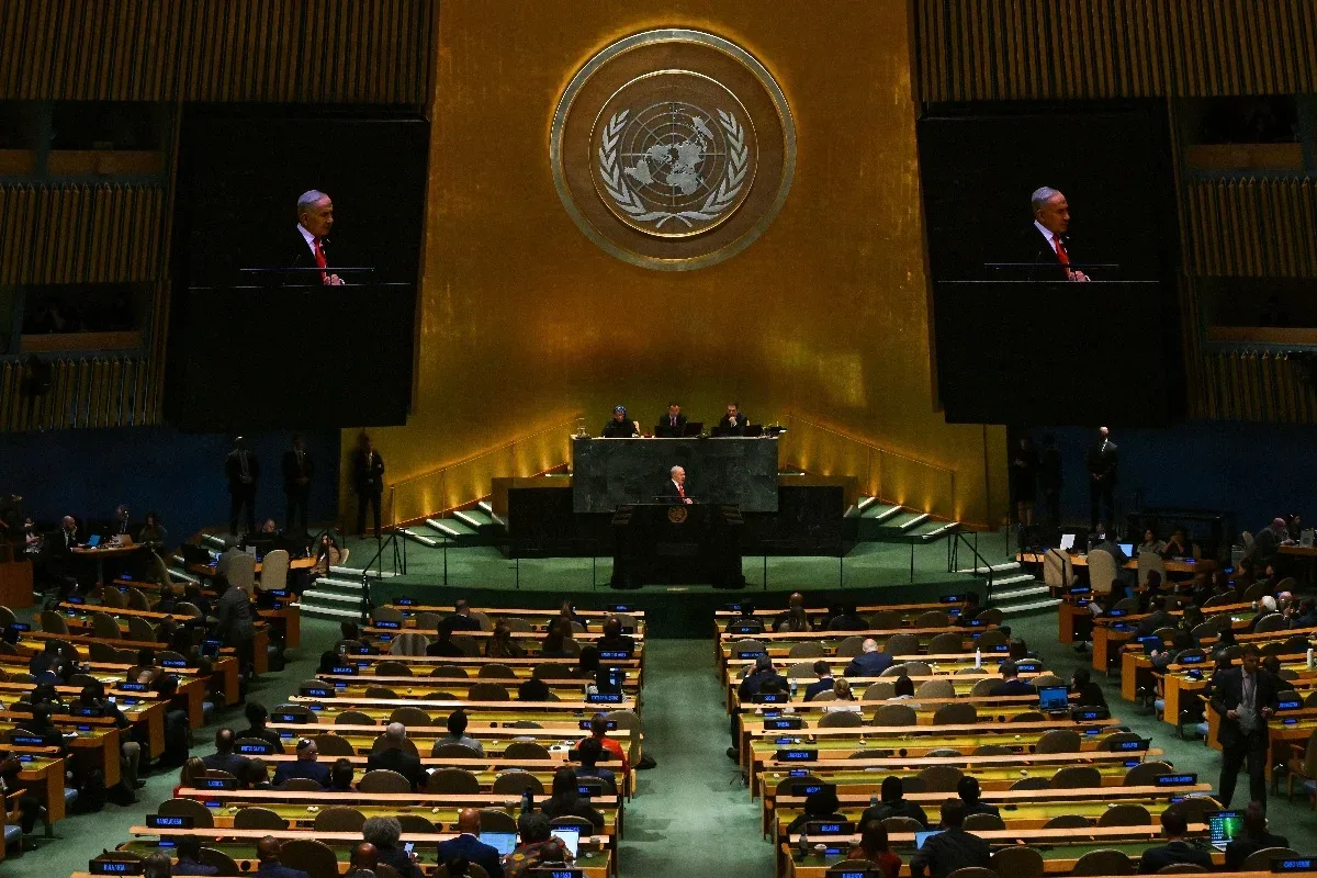 Plenário da sede da ONU em Nova York durante sessão do Conselho de Segurança.