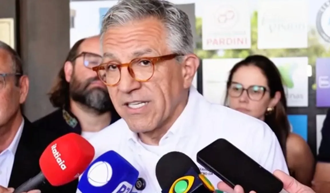 Ministro Alexandre Padilha durante entrevista sobre caso do Banco Master.