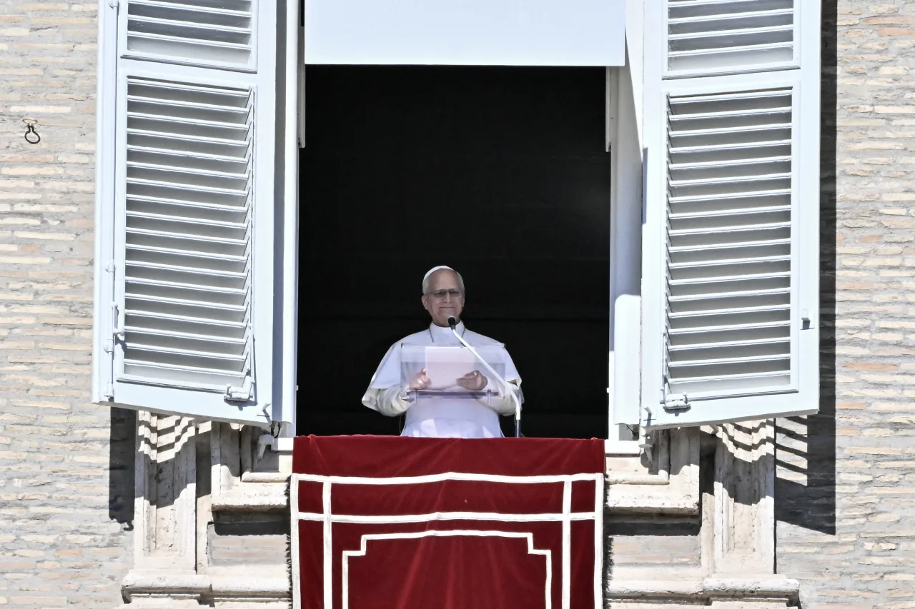 Papa Leão XIV faz anúncio sobre saúde durante oração no Vaticano