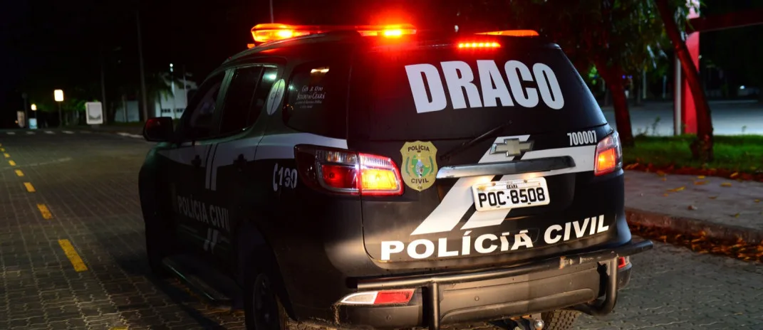 Viatura da Draco em operação da Polícia Civil