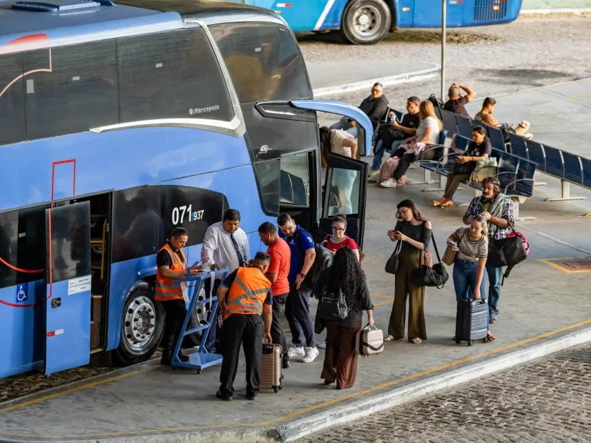 Movimentação em rodoviária durante período eleitoral no Ceará.