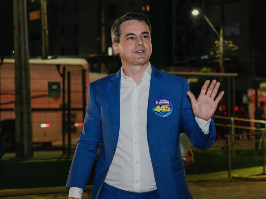 Capitão Wagner discursando em evento político.