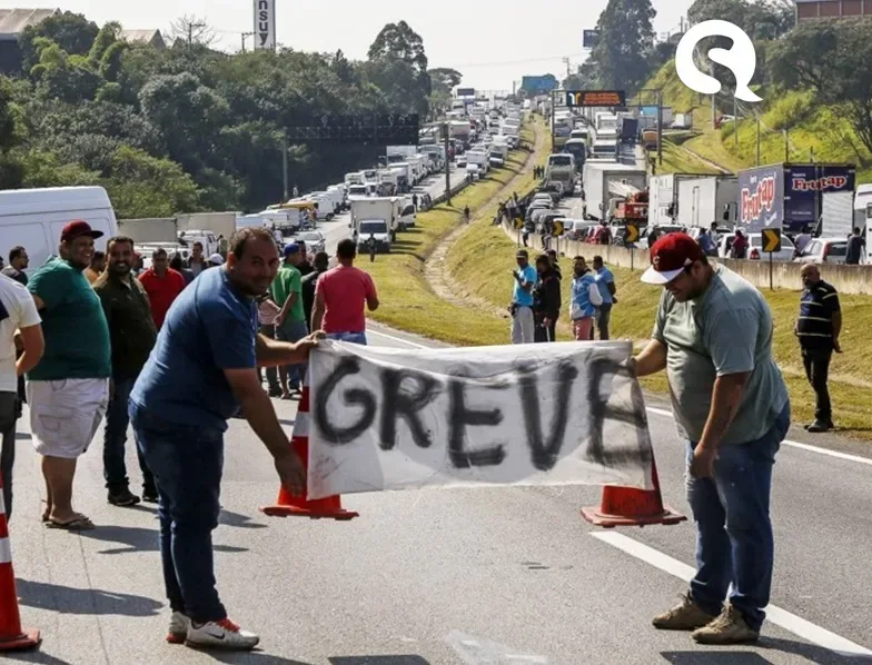 Caminhoneiros planejam nova paralisação para HOJE (19)