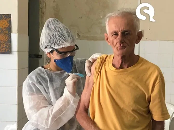 Idosos do Abrigo Sagrado Coração de Jesus participam de campanha nacional de vacinação contra a gripe