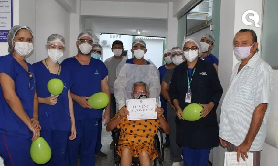 Pacientes recuperadas da Covid-19 recebem alta e são homenageadas com “Selo da Vitória” no Complexo Santa Casa de Sobral