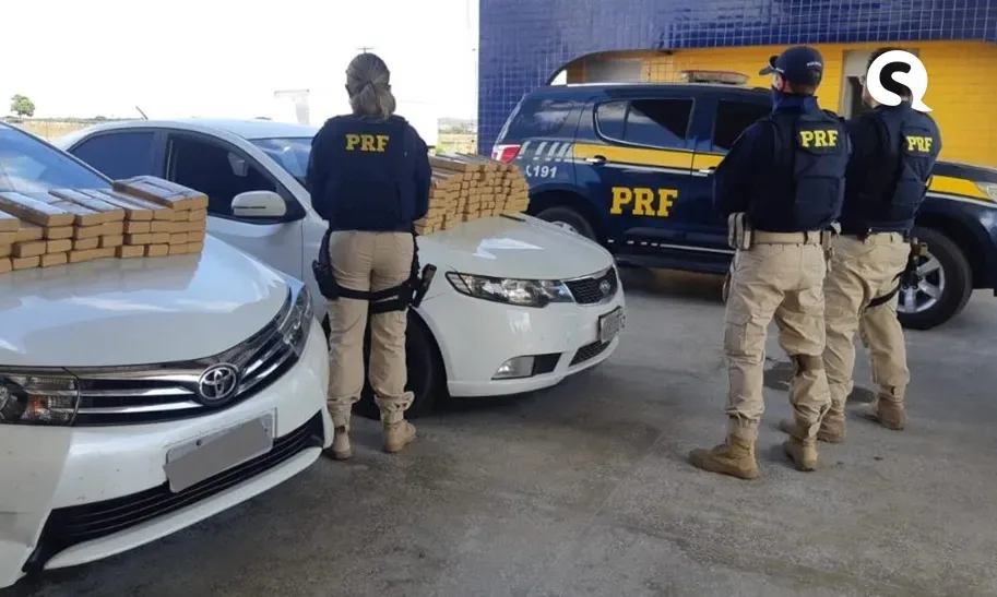 Carros levando crianças para simular família em férias são apreendidos com 120 kg de droga na BR-116