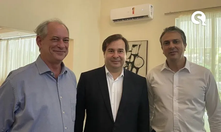 Em Fortaleza, Rodrigo Maia almoça com Camilo Santana e Ciro Gomes