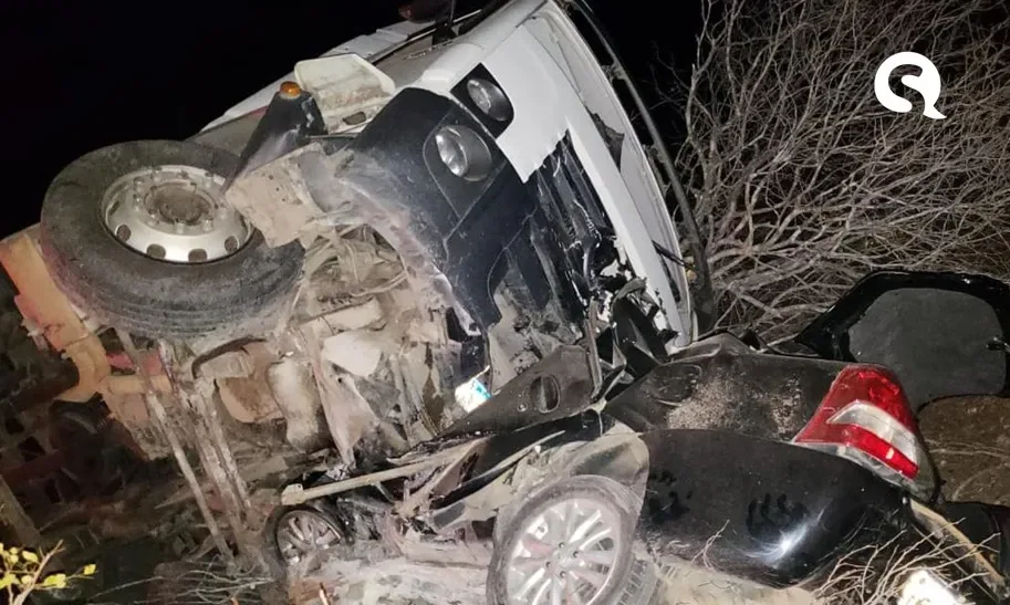 Jovem caminhoneiro morre ao bater carreta atrás da carreta do seu pai