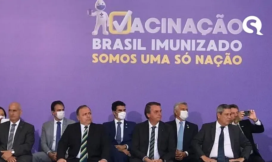 Ceará deve receber 1,7 milhão de doses da vacina; imunização começa em fevereiro, diz Camilo