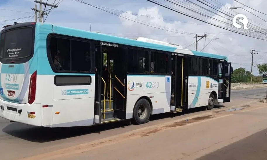 Passageiro mata a tiros suspeito de assalto a ônibus em Fortaleza