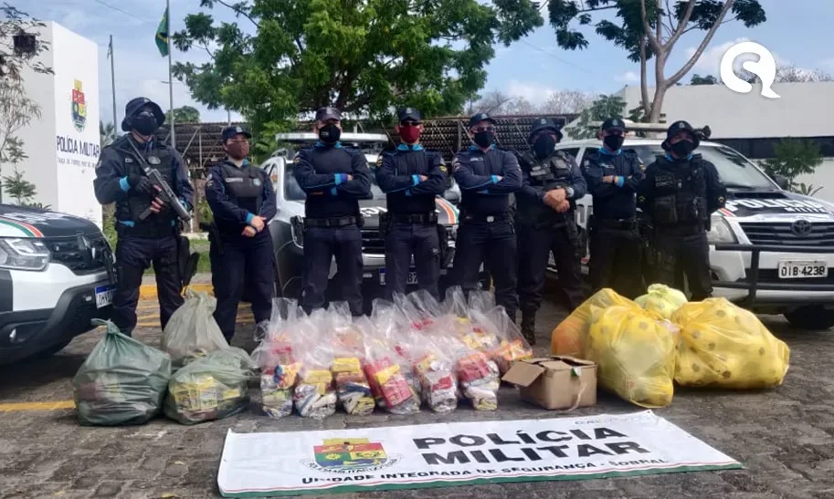 Policiais militares realizam distribuição de brinquedos em diversos bairros de Sobral