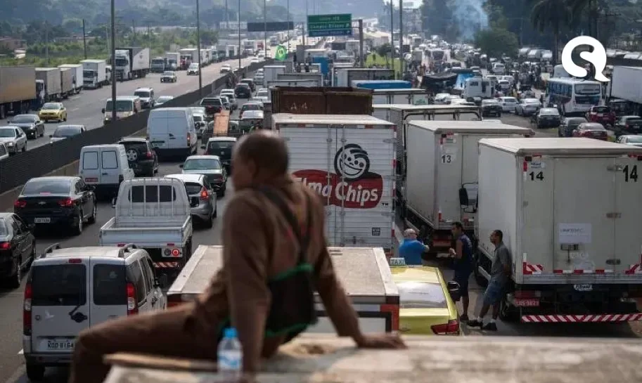 Bolsonaro apela para caminhoneiros não realizarem greve e avalia medidas no diesel