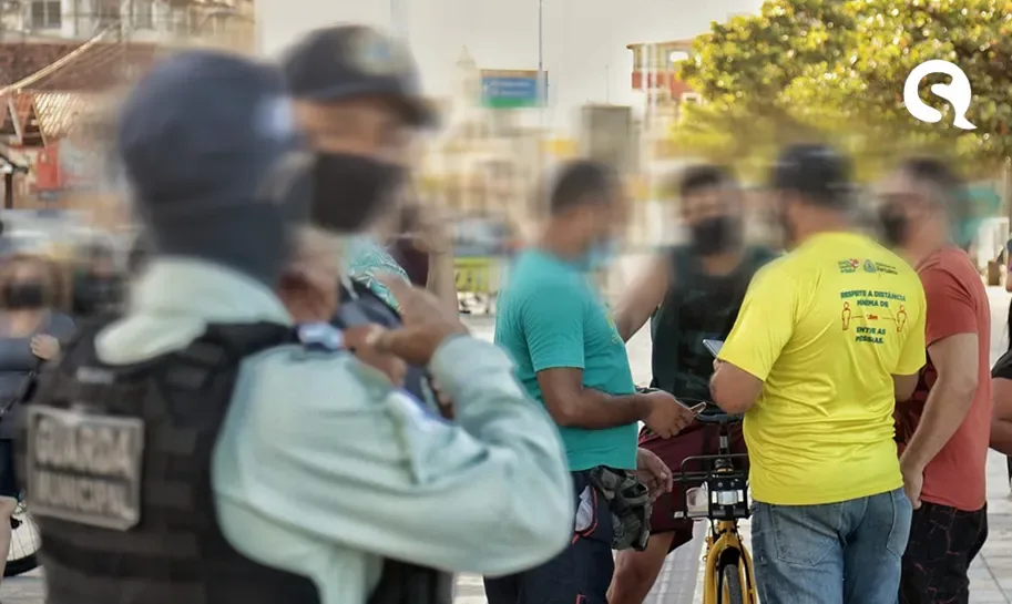 Ambulantes são impedidos de trabalhar no calçadão da Praia de Iracema e alegam falta de aviso