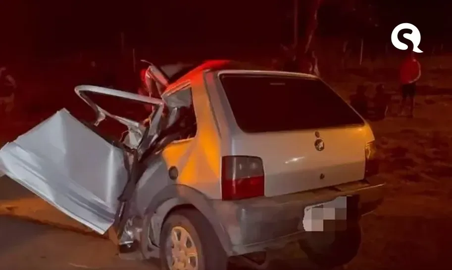 Colisão frontal entre ônibus e carro deixa dois mortos na BR-222