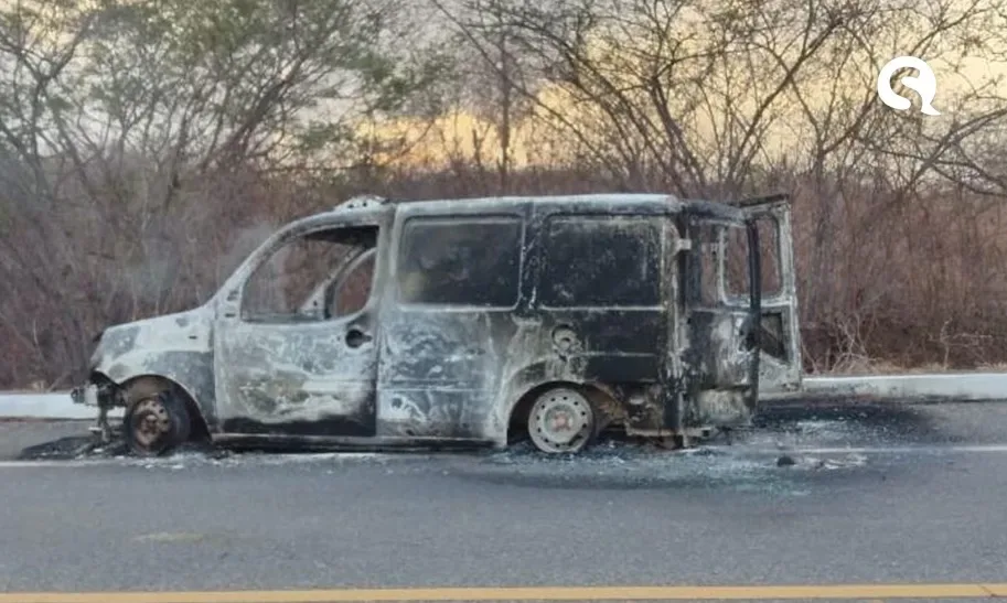 Gestante tem parto de emergência na BR-020 após ambulância pegar fogo a caminho do hospital