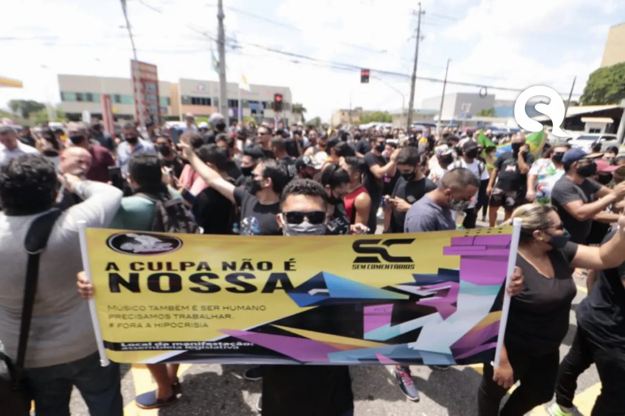 Setor de bares e restaurantes realiza protesto contra redução de horário de funcionamento