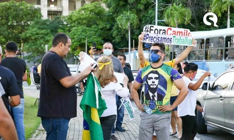 Com UTIs lotadas no Ceará, manifestantes fazem carreata contra lockdown em Fortaleza