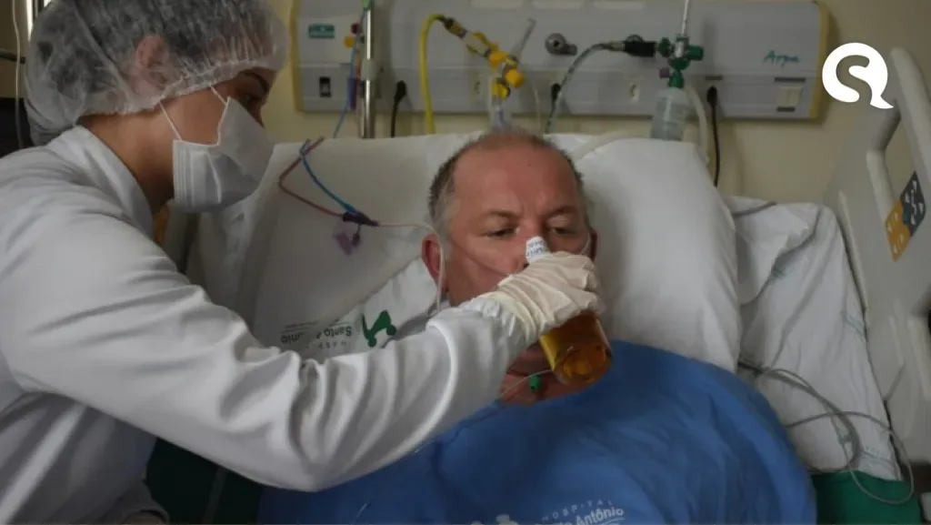 Paciente toma cerveja em hospital após 18 dias internado na UTI com Covid-19