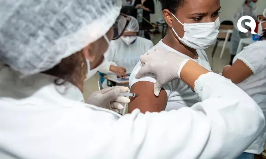 Sobral tem mutirão de vacinação da 1ª e 2ª doses do imunizante AstraZeneca