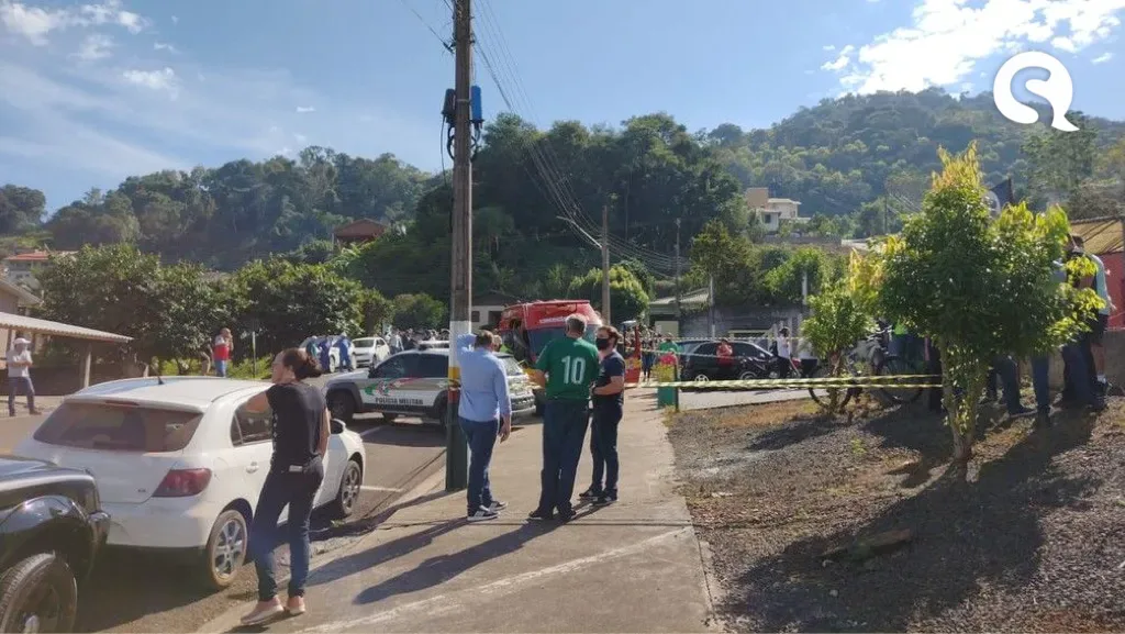 Adolescente invade escola e mata crianças e funcionárias em Saudades, no Oeste de SC