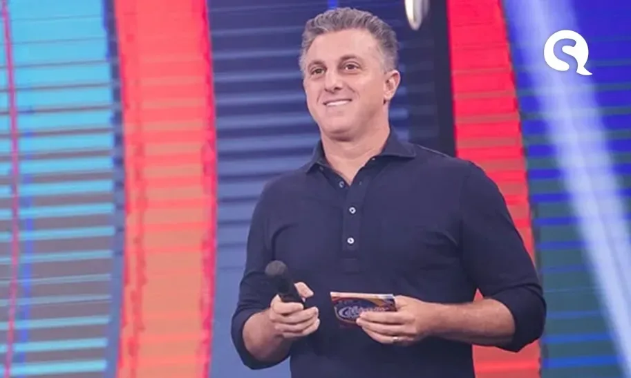 Luciano Huck desiste de candidatura e renova contrato com a Globo para substituir Faustão