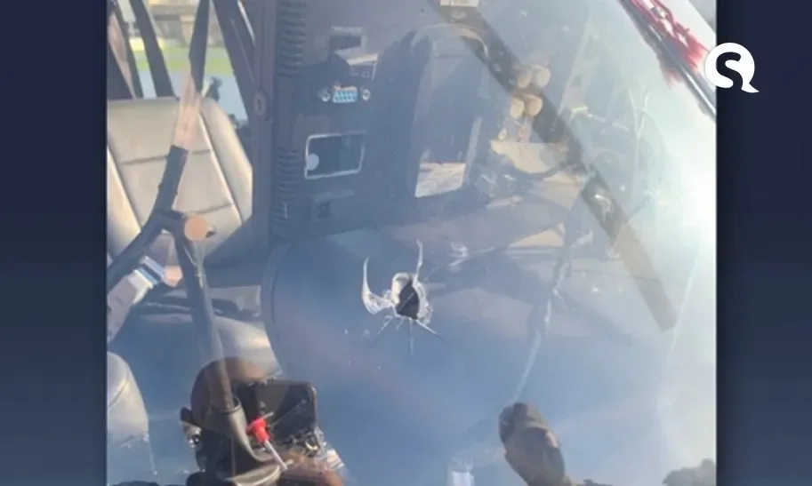 Piloto de helicóptero da Record TV é baleado ao sobrevoar comunidade no Rio de Janeiro