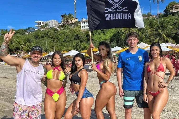 Filho caçula de Bolsonaro está em Lagoinha, no Ceará, ao lado de Toguro