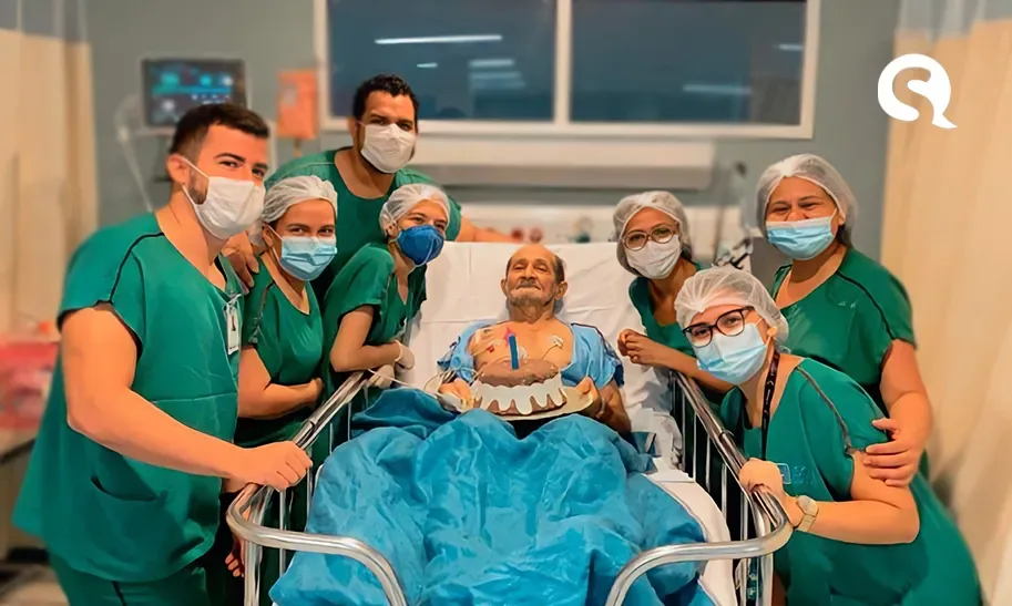 Paciente internado no HRN ganha festa de aniversário com participação da família por videochamada