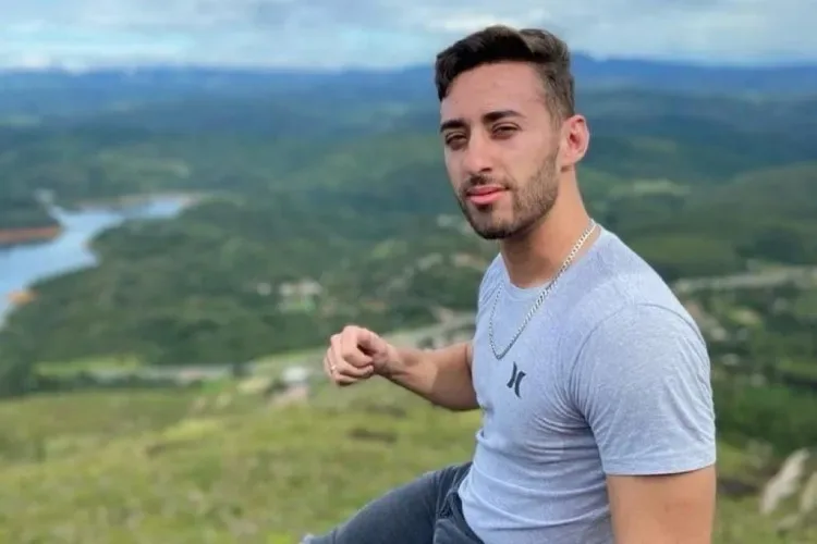 Jovem morre ao tentar tirar foto em mirante, perder equilíbrio e cair
