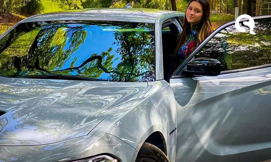 Filha de Gugu, insatisfeita por não comprar Porsche, chama de ‘coisa’ carro que vale R$ 211 mil