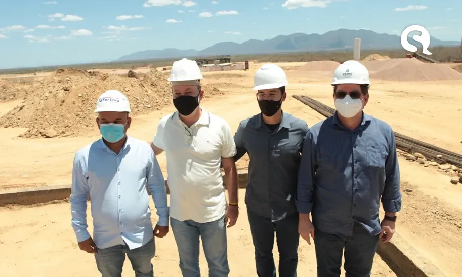 Prefeito Ivo Gomes e secretário da Infraestrutura do Ceará visitam obras do novo aeroporto de Sobral