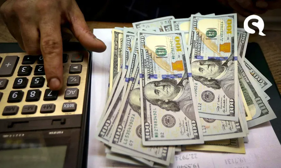 Dólar passa de R$ 5,40 com pessimismo internacional e risco fiscal; Bolsa cai 2%