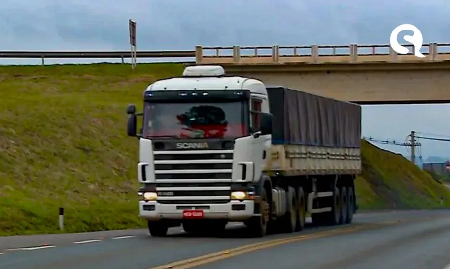 Empresa de logística tem vagas para motoristas de carretas no Ceará