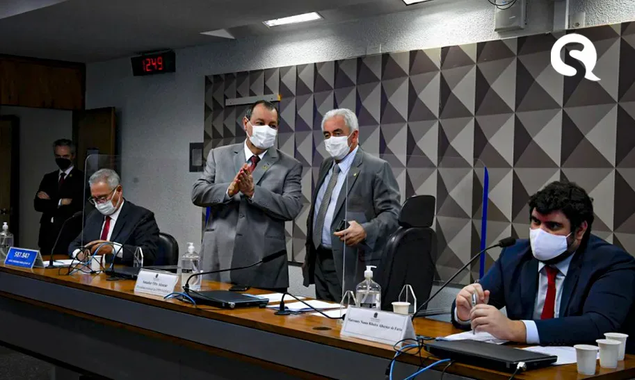 Lobista admite relação com filho e ex-esposa de Bolsonaro e não esclarece vínculo com a Precisa