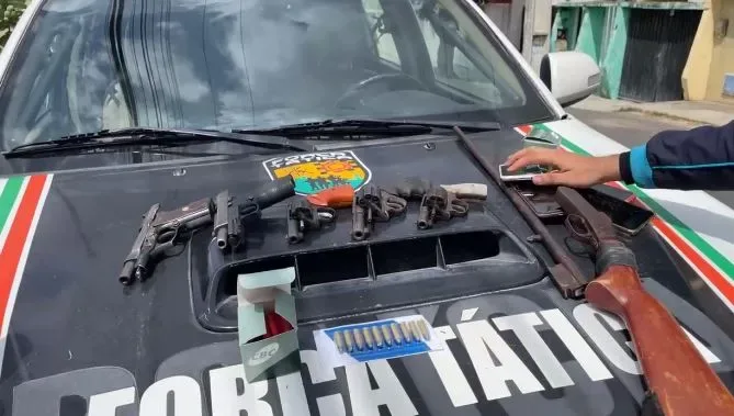 Armas de fogo são apreendidas e PM prende homens foragidos da justiça em Sobral