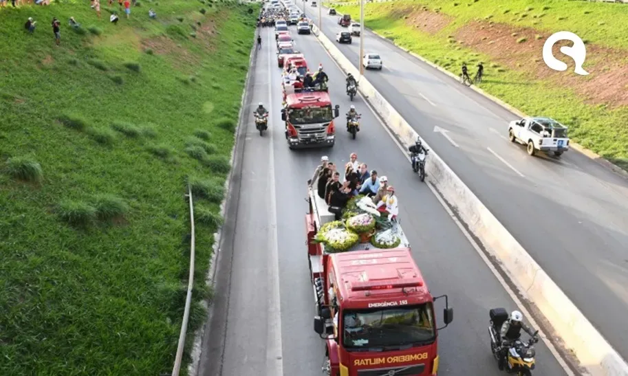 Após cortejo, Marília Mendonça é sepultada em cerimônia fechada para família
