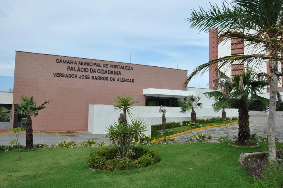 Vereador de Fortaleza passa carro por cima de mulher e é preso por tentativa de feminicídio