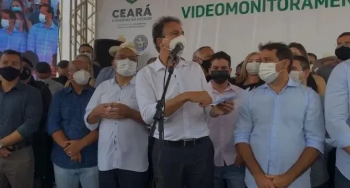 Camilo Santana anuncia reforma da CE 329 entre Varjota e Reriutaba