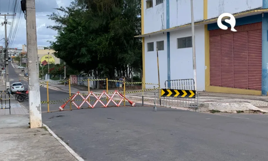 Trecho da rua Zé Ferino Ferreira em Tianguá, é interditado por tempo indeterminado
