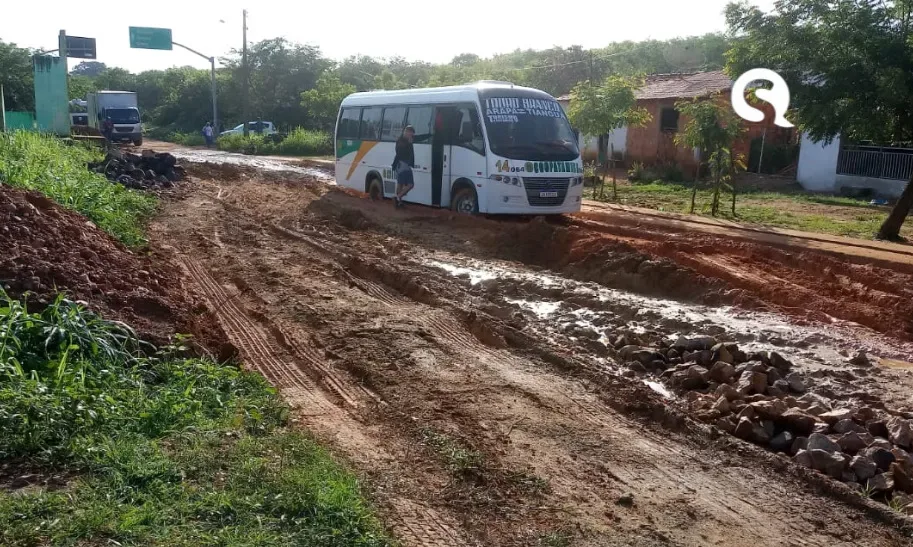 Fotografia mostra situação precária de estrada em Tianguá