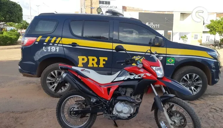 PRF apreende mais uma motocicleta clonada em Tianguá-CE