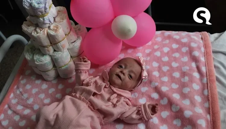 Bebê prematura extrema recebe alta depois de quatro meses internada na Santa Casa de Sobral