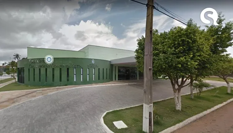 Prefeitos dizem que “estão insatisfeitos com o escancarado uso político” da policlínica de Camocim